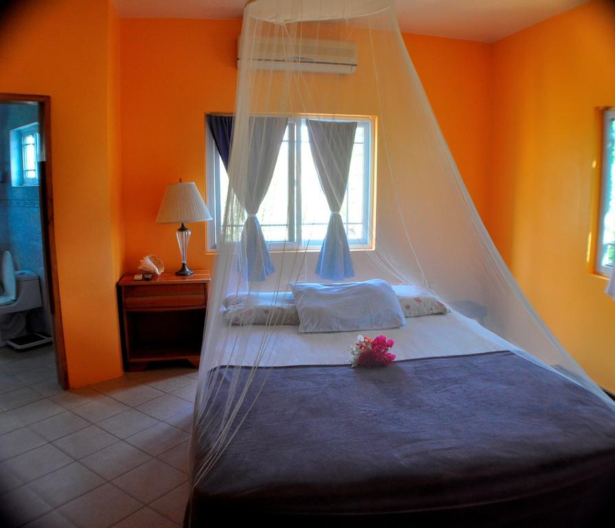 Jah Freedom Hotel Negril Szoba fotó